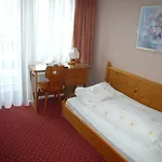 Cresta Hotel