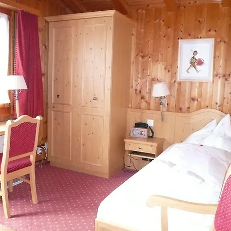 Cresta Hotel 3*