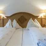 فندق Cresta 3*