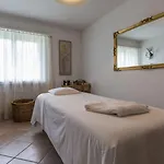 فندق Cresta فيلمز
